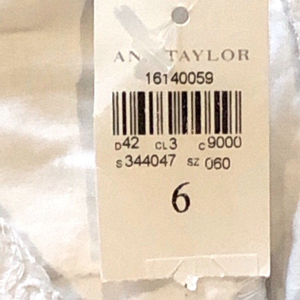 Ann Taylor Women's Bermuda-Length Shorts-Patterned, White, Size 6 - Picture 8 of 9